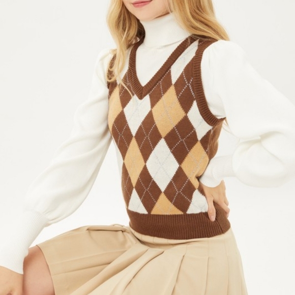 Kooky's Kloset Other - Argyle Pattern Sweater Vest